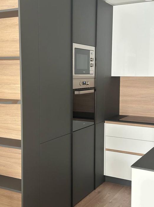 Дава се под наем Тристаен апартамент в София, Кръстова вада - 97 кв.м за 700 € - Снимка #2