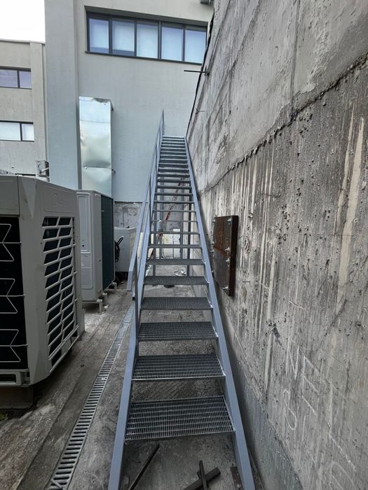 Scări metalice profesionale