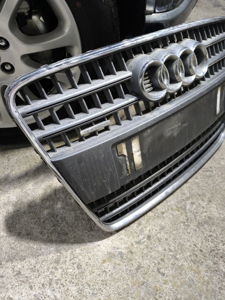 Маска предна броня Audi Q7 2006