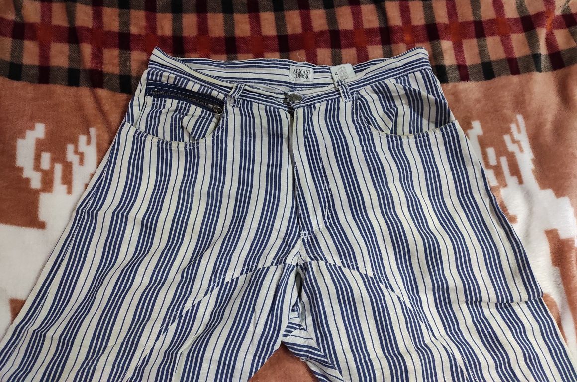 Vând pantaloni Armani Junior de vară