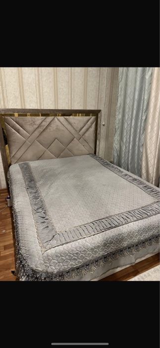 Б/у кровать вместе с матрасом