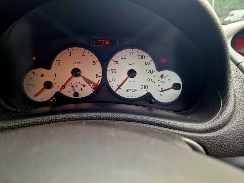 Peugeot 206 cc  in stare buna de functionare.  Acte valabile