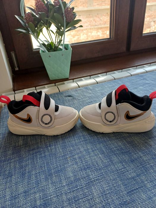 Маратонки nike 25 номер