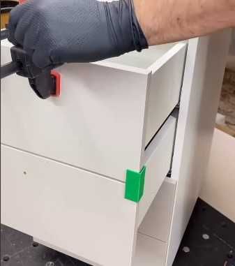 Дистанционери за монтаж и нивелиране на шкафчета – шаблони