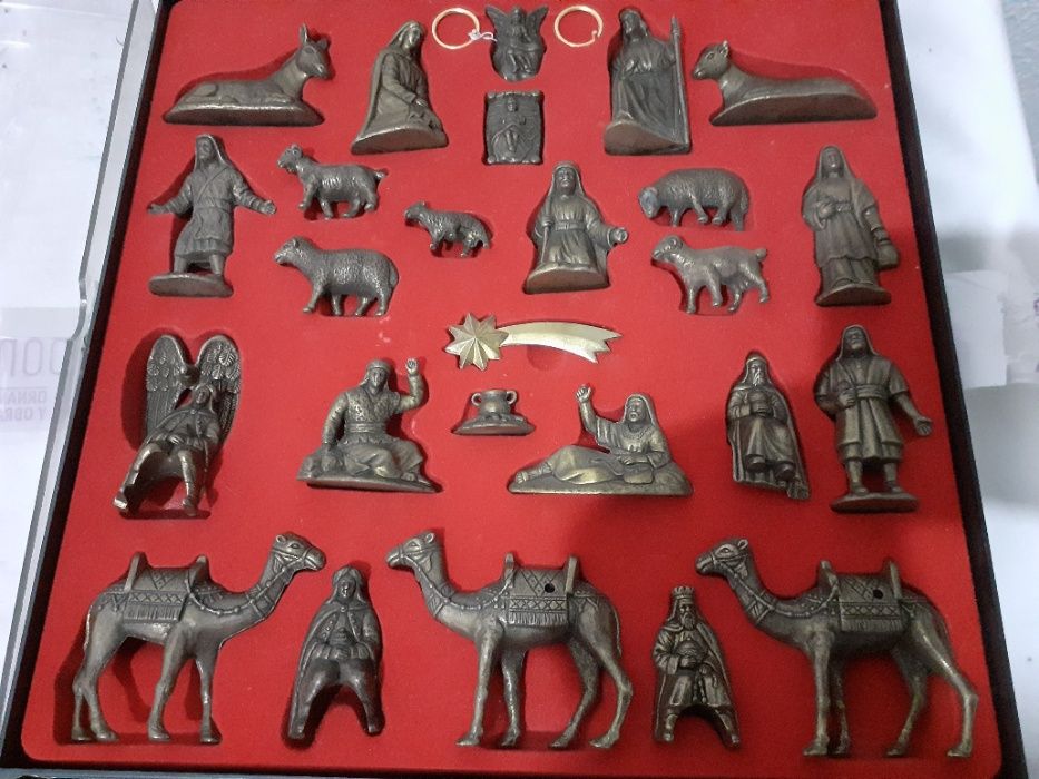 Set de figurine din bronz cu Nasterea Domnului