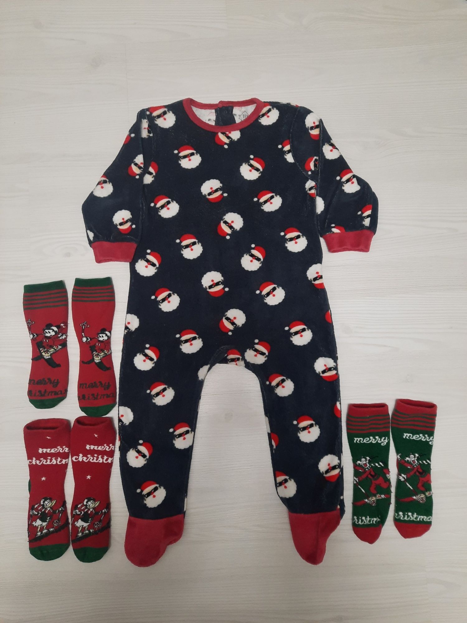 Salopeta pijama bebeluș, marca Tex, mărimea 86 cm, + 3 perechi sosete