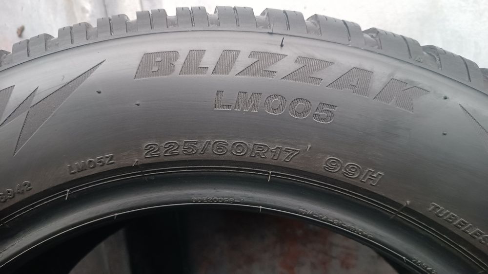 225/60/17 Bridgestone