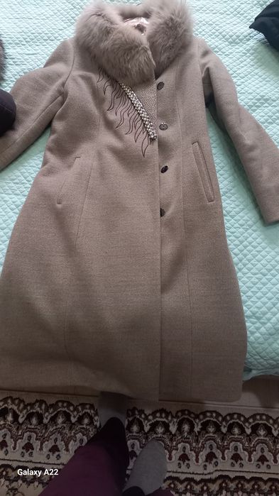 Продам пуховик и пальто