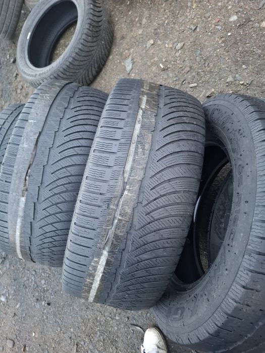 Vand 2 anvelope 265 40 20 michelin bune de iarna dot 2020