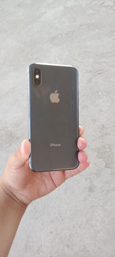 iPhone Xs 64gb 77yemkost