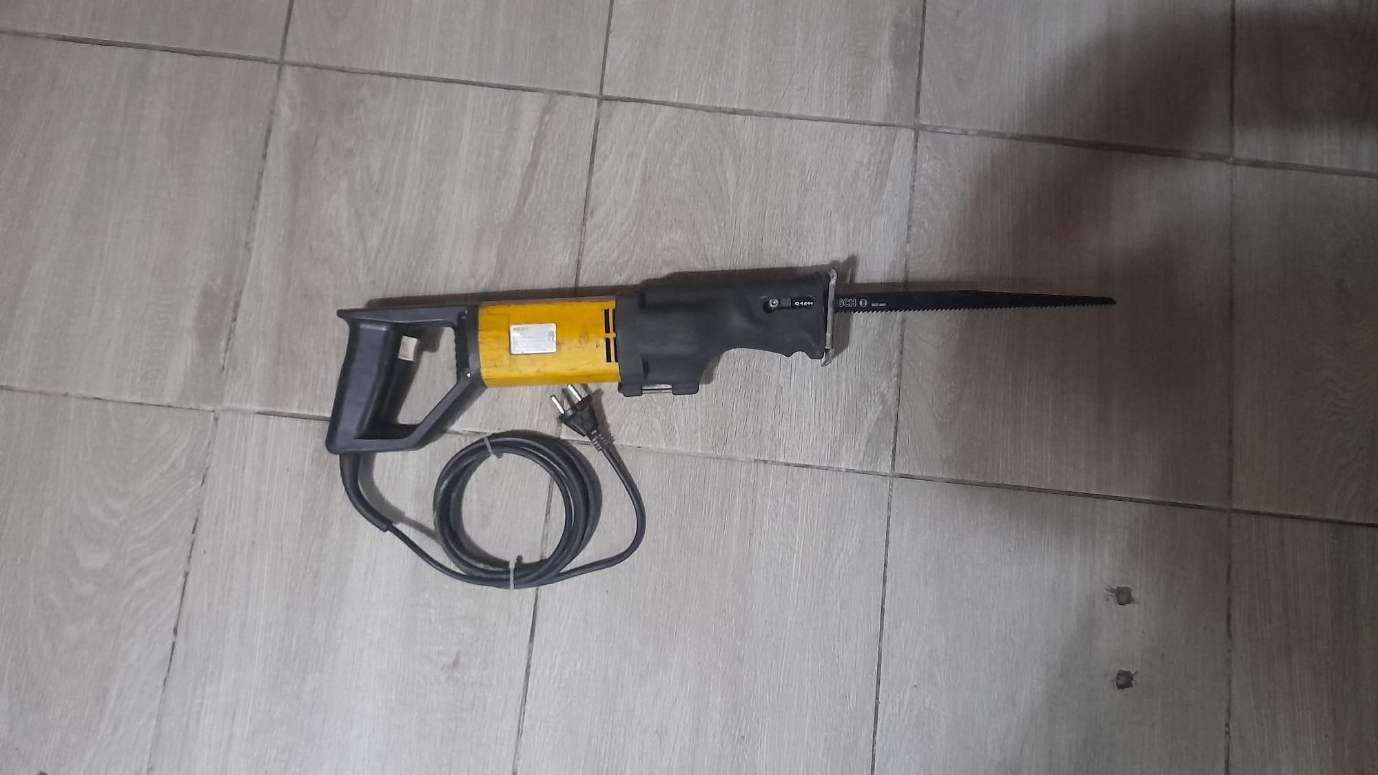 Fierastrău universal REMS Cat VE 1050 W