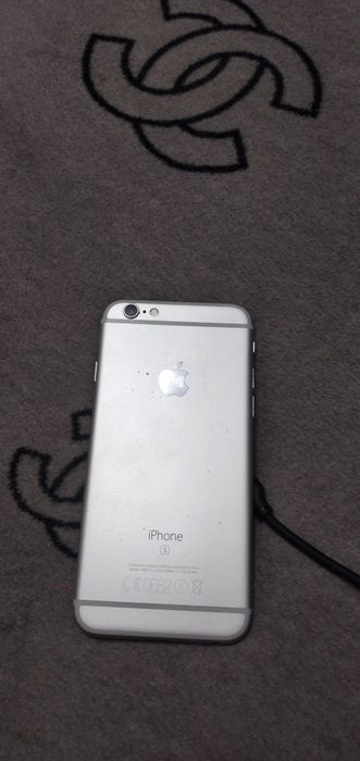 Прадаю айфон 6с в харошем состаяние