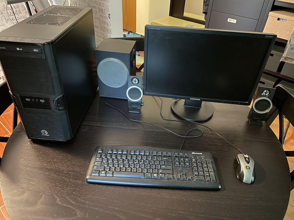 sistem PC complet i7-2600K SSD + monitor + boxe subwoofer