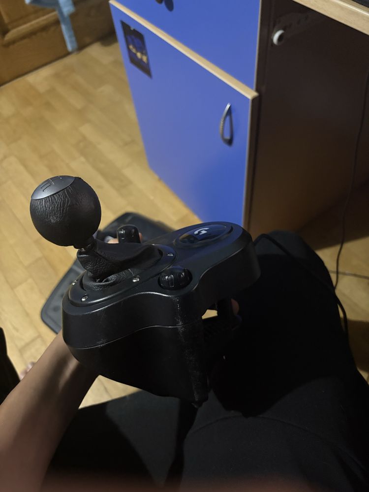 Logitech g29 + скоростен лост