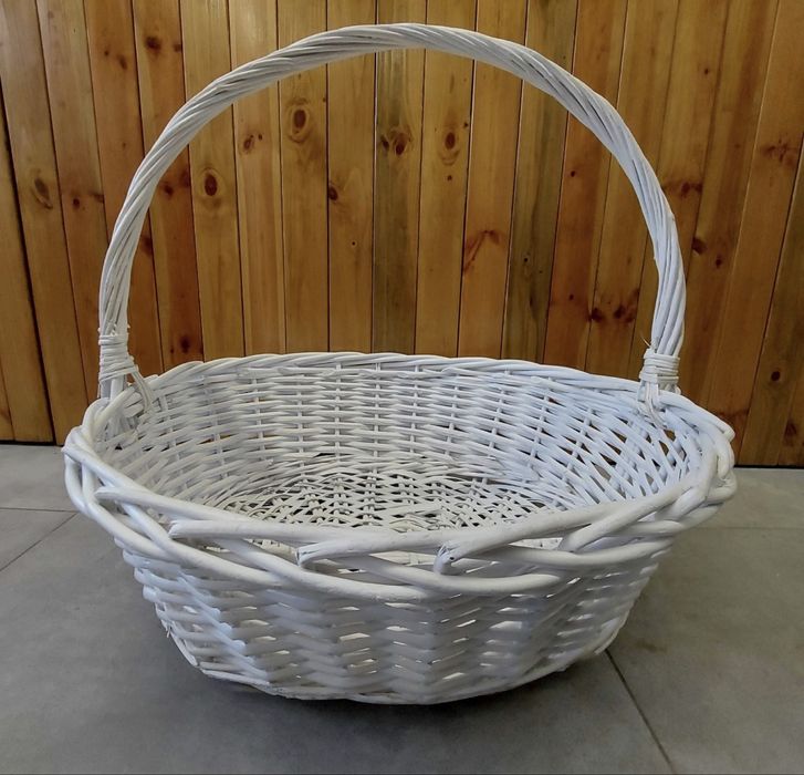 Срочно большая белая корзина