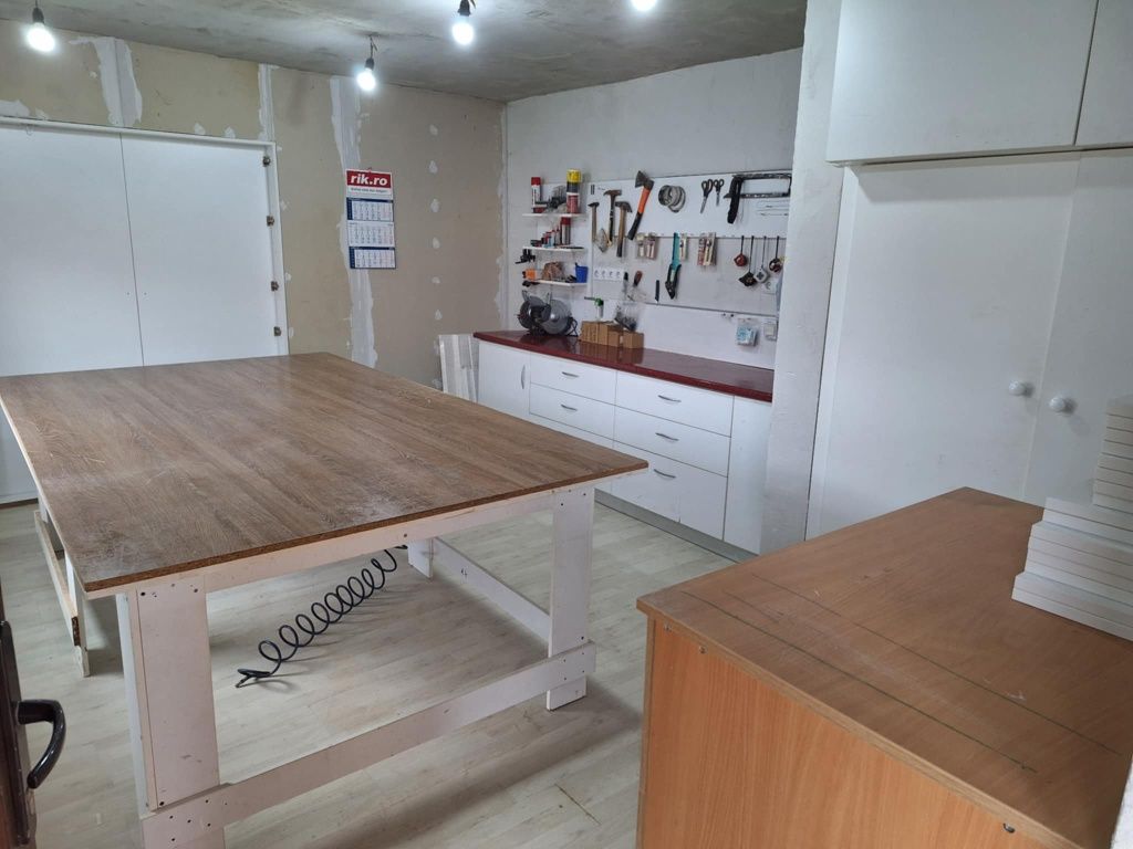 Casă la cheie mobilată și utilată în Acățari