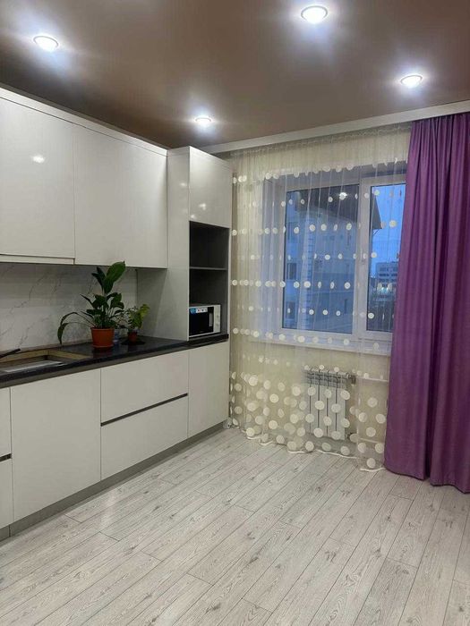 Продается 2 комн квартира Потанина,21