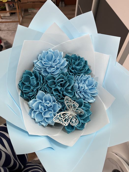 Buchet de flori din satin