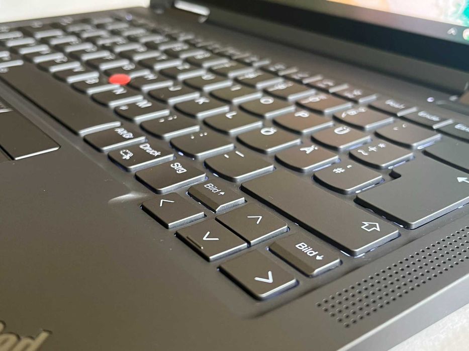 Лаптоп Lenovo ThinkPad X1 Yoga gen 8 (2024) - като нов