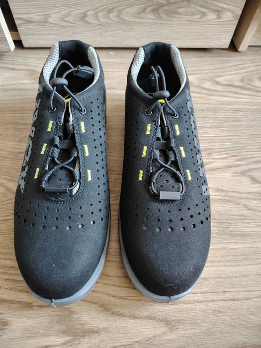 Bocanci / Pantofi de protectie Uvex , ESD , marimea 42 , NOI