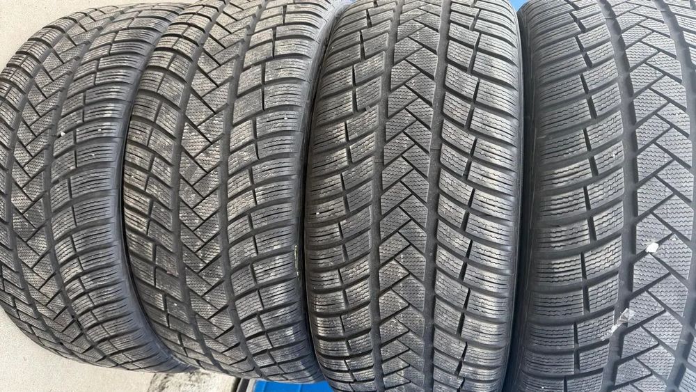 Anvelope iarna 285/40R22 Vredestein M+S