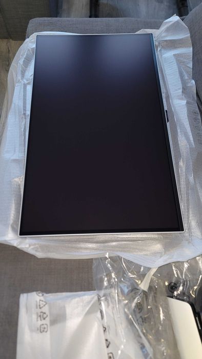 Samsung Odyssey G6 27" QD-OLED (LS27DG610SUXEN) – нов, пълен комплект!