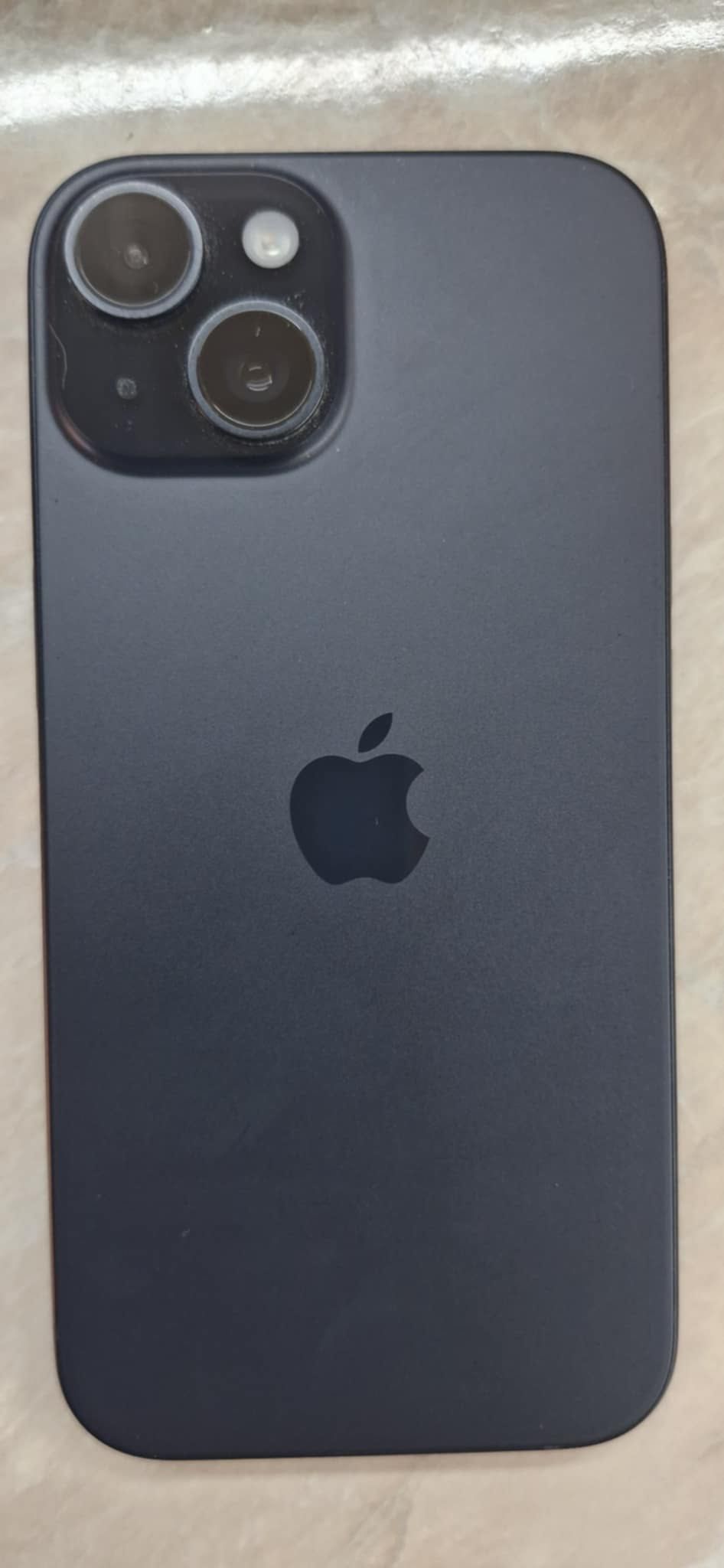 Продавам iPhone 15