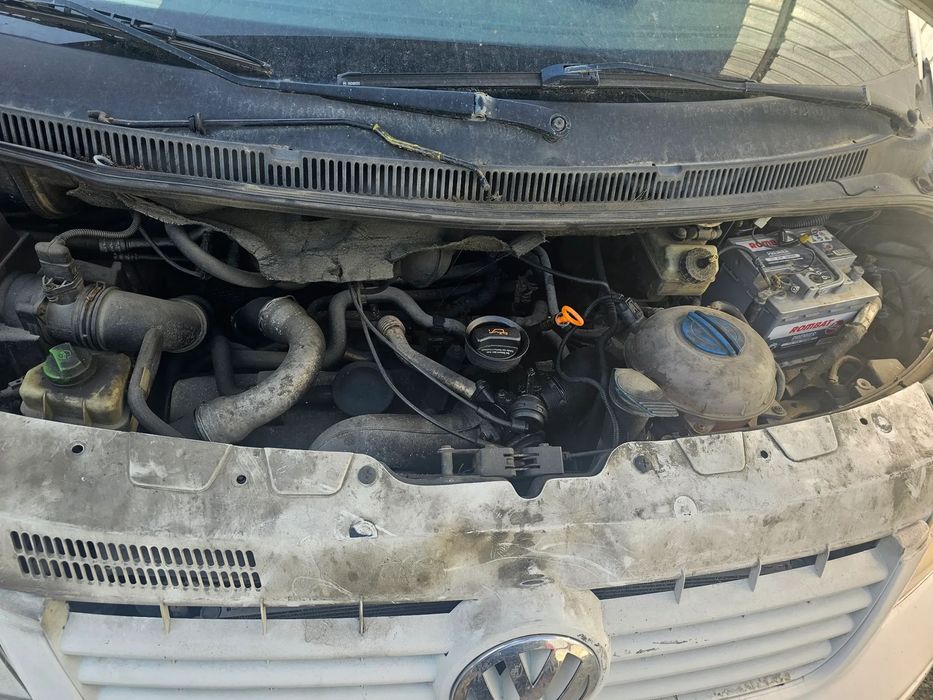Dezmembrez VW Transporter T5 1.9 AXC 63KW  și 2.5 AXD 2004