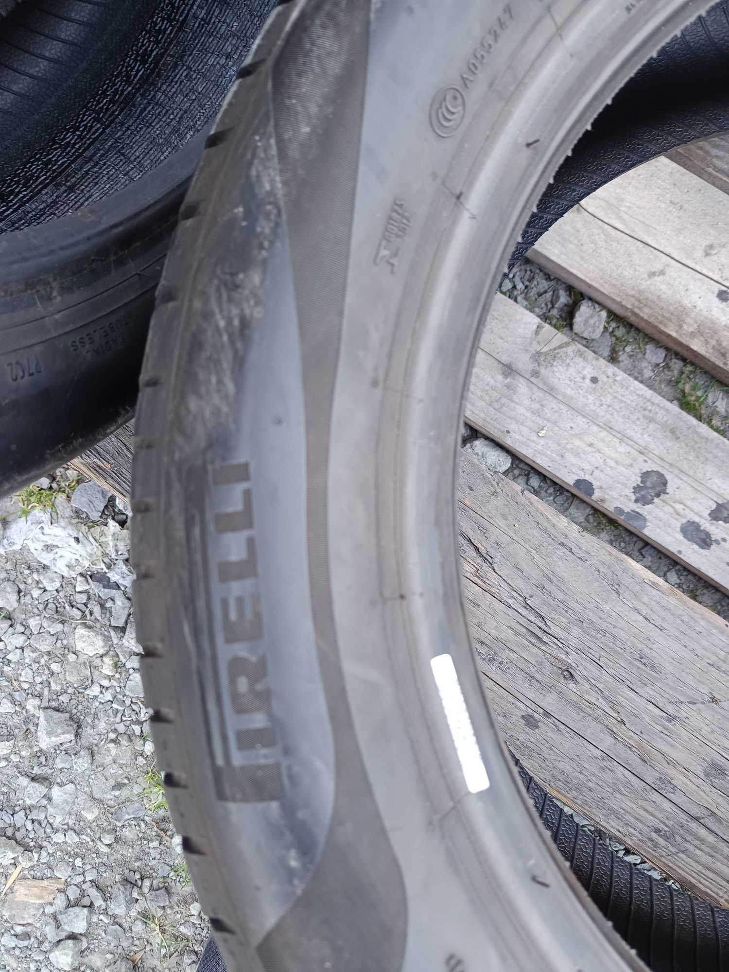 215 55 R 17 PIRELLI Дот 5020