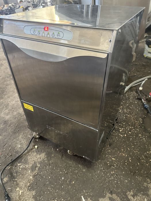 Професионална съдомиялна машина Германия,с 6 месеца гаранция