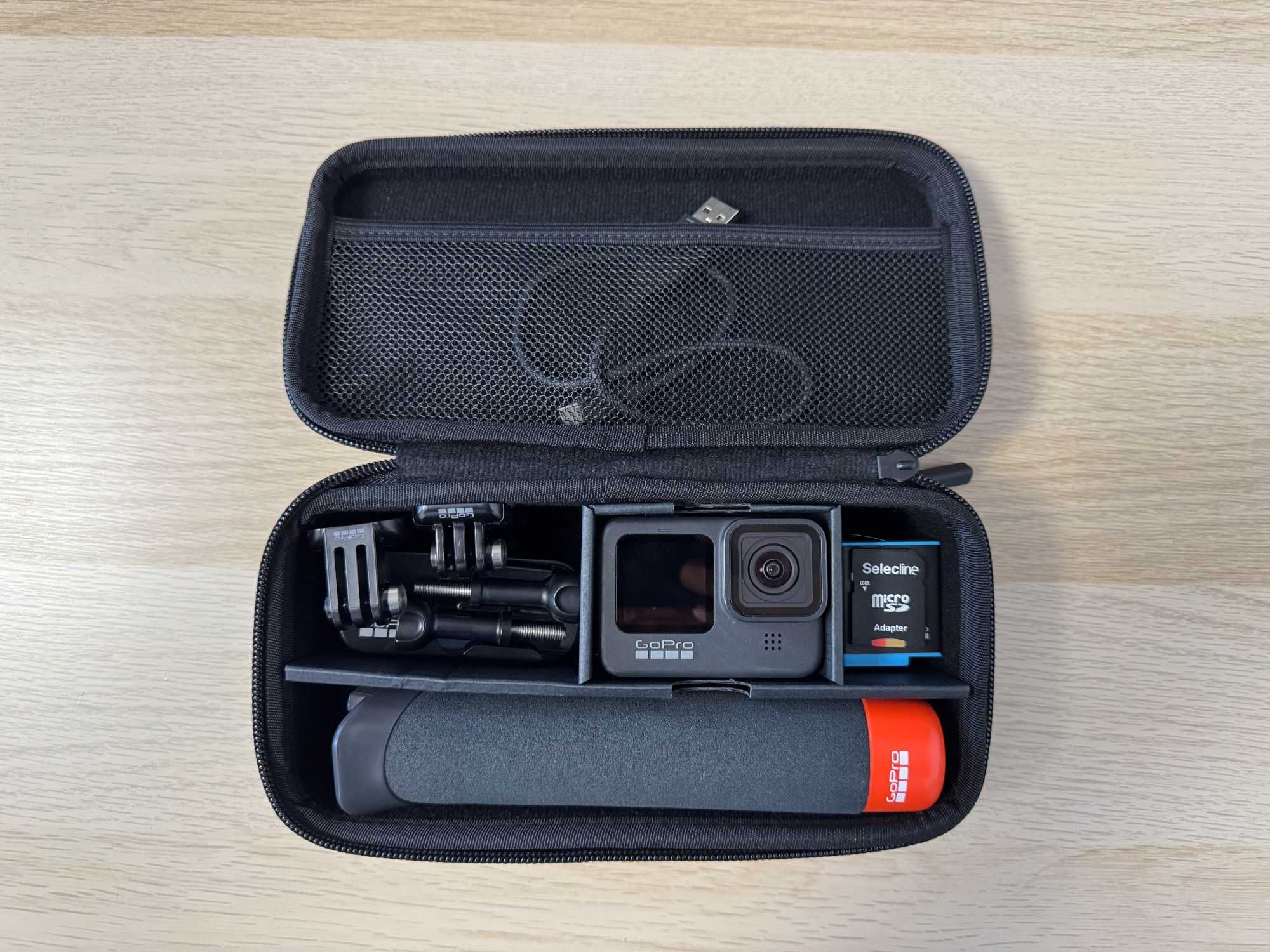 Kit GoPro Hero 9 black (accesorii + carcasa + baterii extra + card)