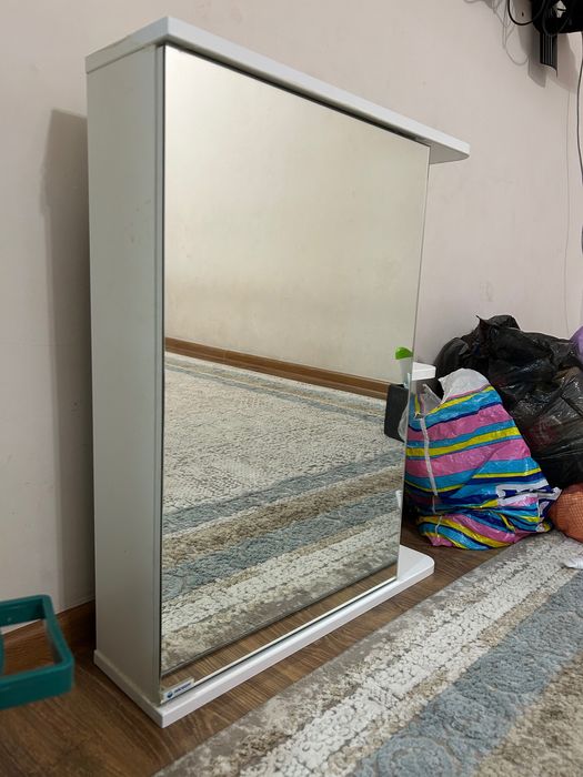 Шкаф в ванную в отличном состоянии