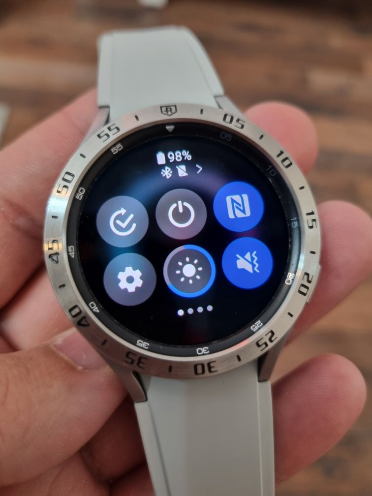 Samsung Galaxy Watch4 BT 46mm Classic Silver