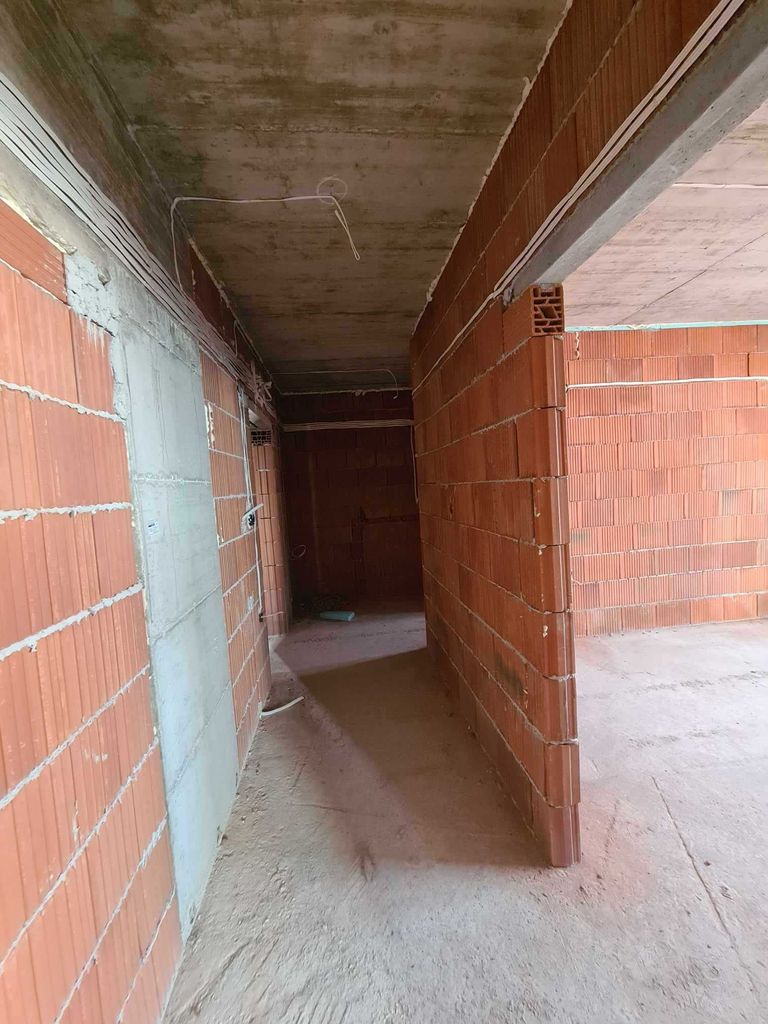 Продава се Двустаен апартамент в Хасково, Любен Каравелов - 72 кв.м за 1007 €/кв.м - Снимка #3