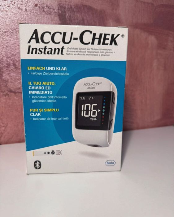 Aparat de glicemie/glucometru wireless, Accu-Chek Instant