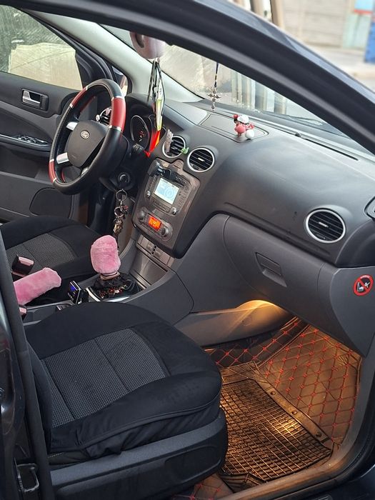 Vând ford focus 2
