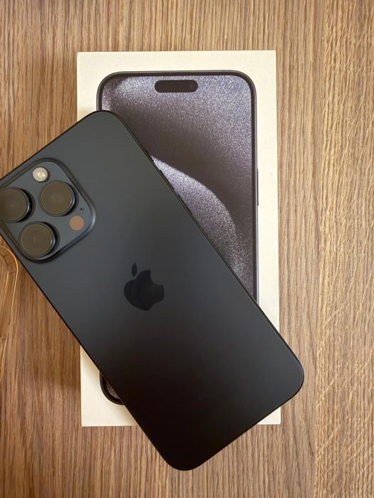 iPhone 15 Pro Max – 256GB, Negru – Stare foarte bună