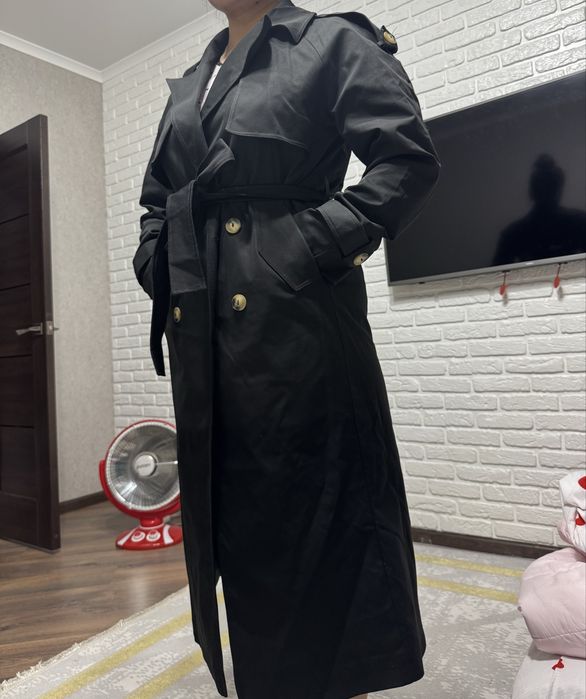 Плащь тренч черная