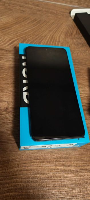 Продавам нов oneplus nord CE5