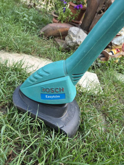 Vând Trimmer iarbă Bosch Easytrimm