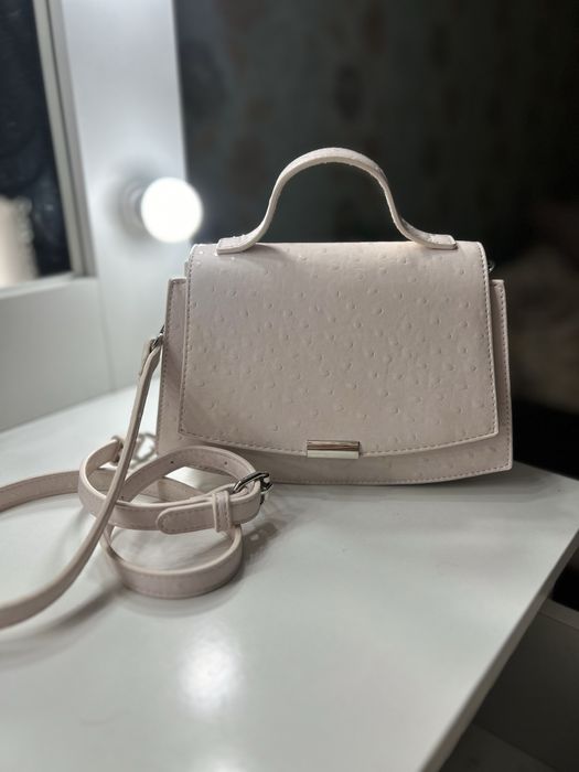 Продаю сумки за 4000 тенге.