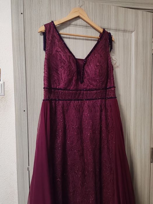 Vând rochii de ocazie!