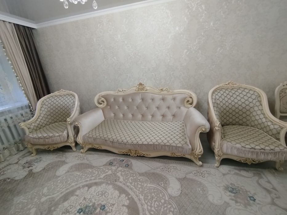 Продам диван с креслом