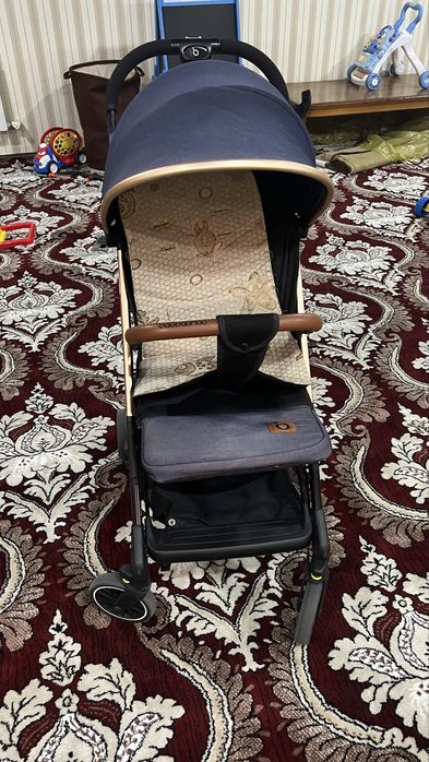 Продается детская коляска Booboohoo