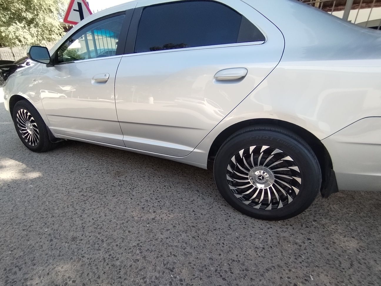 Diska 215 r  65 d  16 d 600$ olingan