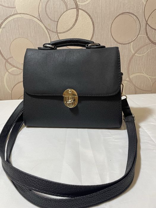 Продам черную сумку