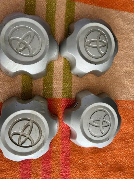 Заглушки для дисков Toyota