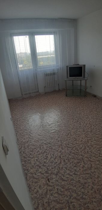 Продам б/у телевизор со стеклянной подставкой