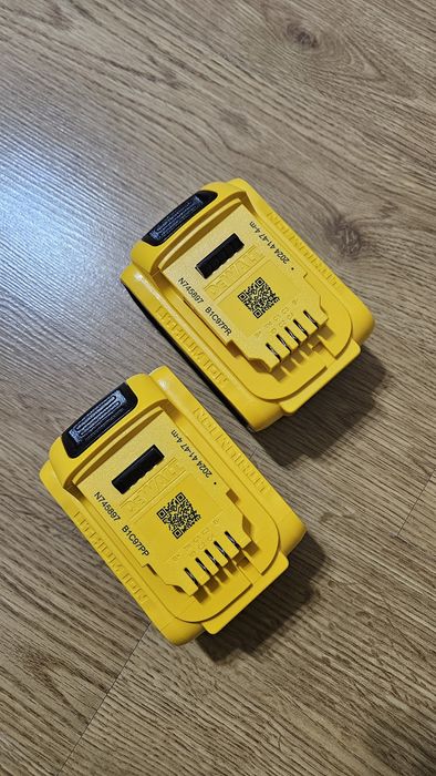 Incarcator Profesional Dewalt - DCB1104