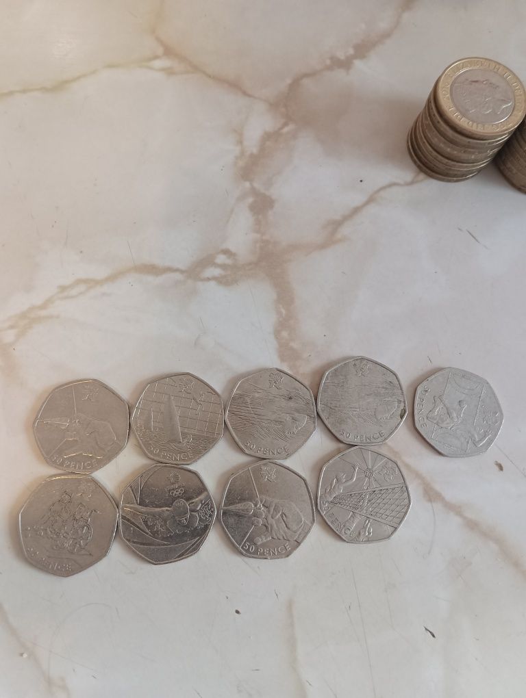 Colectie de 50 pence si 2 lire Anglia